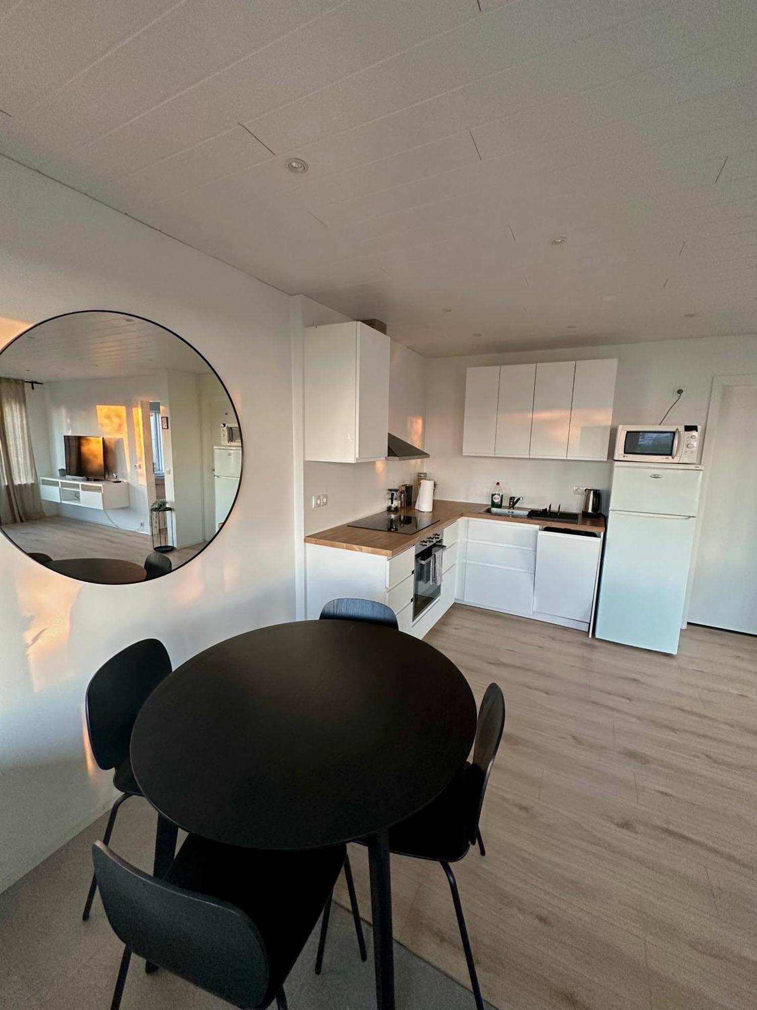 Charming 1-Bedroom Condo With Stunning View 레이캬비크 외부 사진
